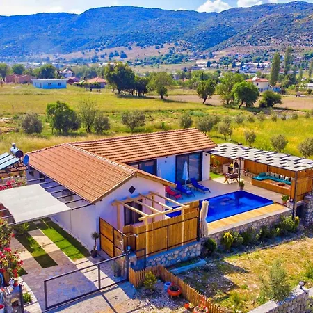 Villa 2 Bedroom Secluded In Saribelen