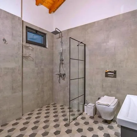 2 Bedroom Secluded In Saribelen Villa *