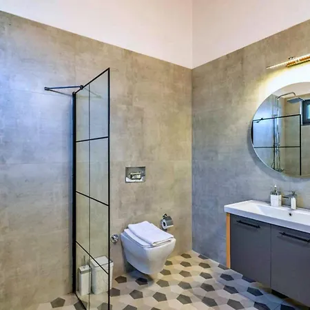 2 Bedroom Secluded In Saribelen