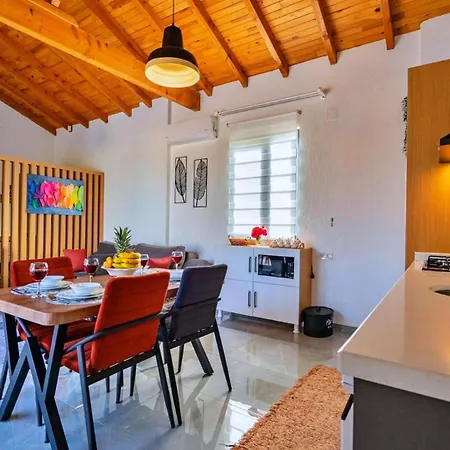 빌라 2 Bedroom Secluded In Saribelen 칼칸